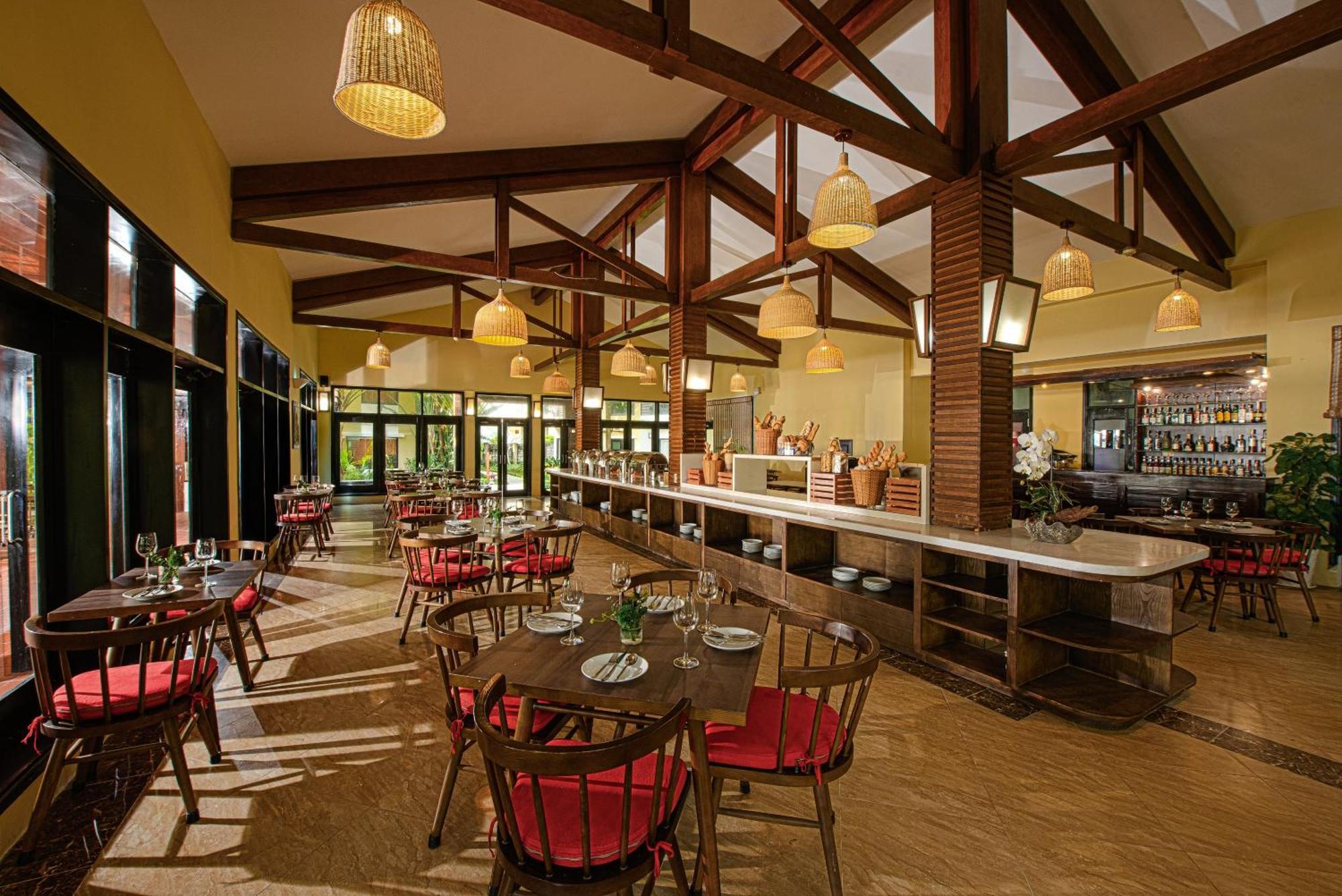 Famiana Resort & Spa - Breakfast Is Served As Brunch 6Am30 To 1Pm Phu Quoc Exterior photo
